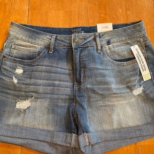 Short with athletic style top